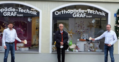 Meisterbetrieb Orthopädie Technik Graf spendete 500 Euro an den Hospizverein Erding.