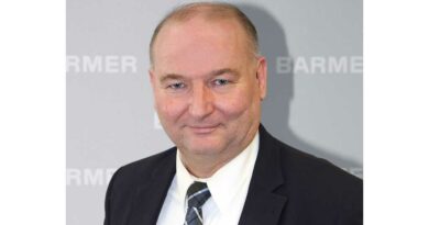 Thorsten Jakob, Pressesprecher der Barmer Ersatzkasse, nimmt Stellung zur Kritik der Fachgesellschaften zur Online-Einlagenversorgung.