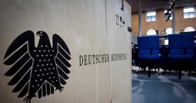 Der Bundestag verabschiedete das verschärfte Infektionsschutzgesetz, das jetzt eine einrichtungsbezogene Impfpflicht enthält.
