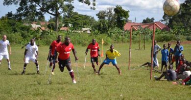 Mit der Versorgung sowie Pflege und Reparatur von Prothesen unterstützt der Verein Pro Uganda eine Fußballmannschaft, die zeigt, dass man trotz Handicap ein gutes Spiel abliefern kann.