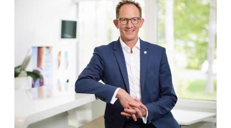 Ben Bake, Vorstandsvorsitzender der Sanitätshaus Aktuell AG, führt sein Amt als BVMed-Vorstand für zwei weitere Jahre fort.
