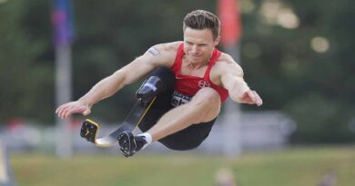 Markus Rehm springt zum Weltrekord in Innsbruck.