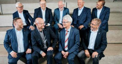 Der neu gewählte Vorstand des Bundesinnungsverbandes für Orthopädie-Technik (BIV-OT) v.l.n.r. vordere Reihe: Lars Grun, Alf Reuter, Thomas Münch, Andreas Rulitschka, v.l.n.r. hintere Reihe: Matthias Bauche, Michael Schäfer, Joachim Glotz, Albin Mayer, Lars Jäger. Nicht auf dem Foto: Petra Menkel, die von der Delegiertenversammlung neu in den Vorstand des BIV-OT gewählt wurde.