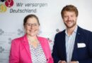 Kirsten Abel (links) und Patrick Grunau vom Bündnis "Wir versorgen Deutschland" (WvD) kritisieren den Gesetzesentwurf des Bundesgesundheitsministeriums und erwägen sogar rechtlich Schritte.