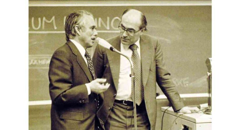 Heinz Mittelmeier (rechts) diskutierte mit M. E. Müller im Jahr 1978 in München über Osteosynthese-Technik.