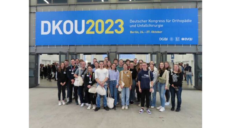 28 Auszubildende aus ganz Deutschland reisten mit der Jugend.Akademie TO nach Berlin. Auf dem Programm: DKOU, TTO, Reichstag und Charité.
