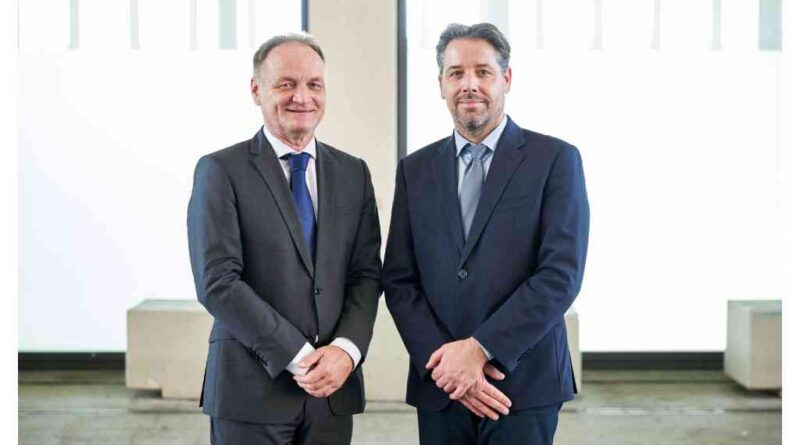 Prof. Dr. Andreas Seekamp (l.) und Prof. Dr. Markus Scheibel bilden die neue Führungsspitze der DGOU.