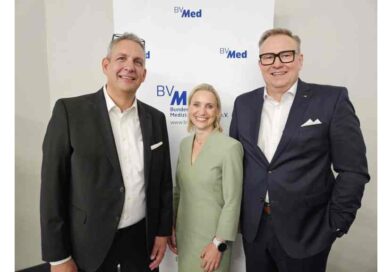 Mark Jalaß, Dorothee Stamm und Marc Michel (v. l.) führen künftig den BVMed als Vorstand an.