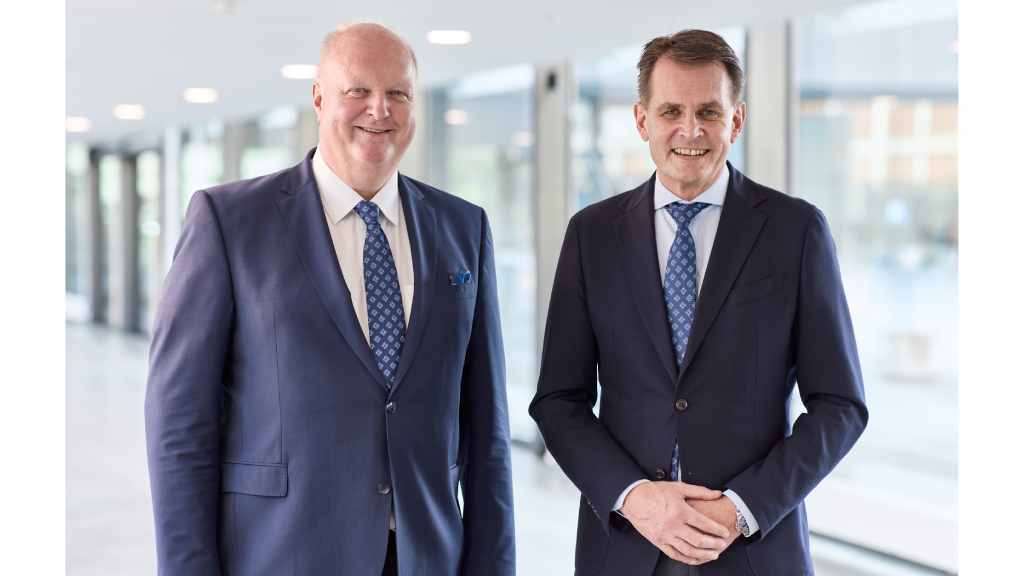 Porno eshak anilingusni hidlab