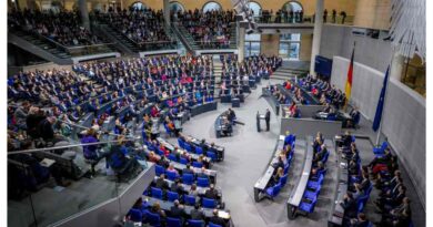 Der Bundestag wird kleiner: Durch die Wahlrechtsreform wird es 2025 weniger Sitze im ­Bundestag geben. Dadurch könnten auch einige Gesundheitspolitiker ihr Mandat verlieren.