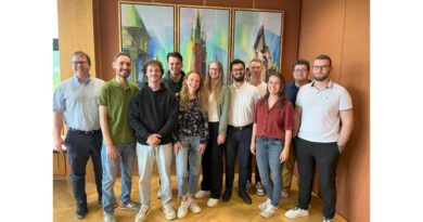 Die zehn frisch gebackenen Meister mit Kursleiter Andreas Dobrzanski (links).