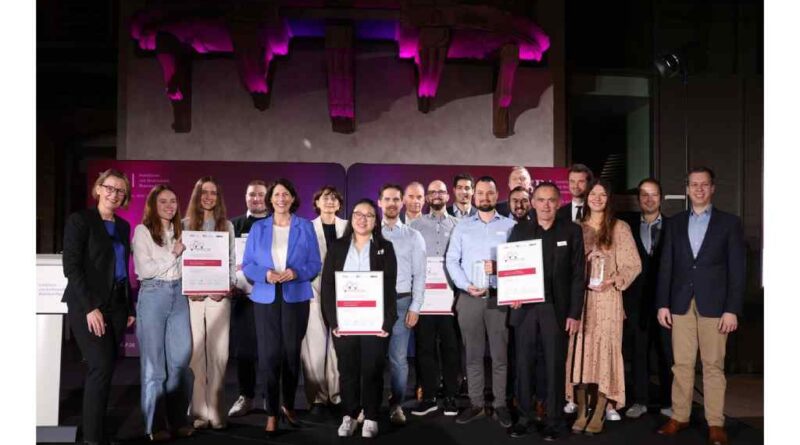 2024 gewann unter anderem die 021 Software GmbH aus Mainz den Pioniergeist-Preis für eine All-in-one-Software und wurde mit den anderen Preisträgern der rheinland-pfälzischen Landeshauptstadt ausgezeichnet.