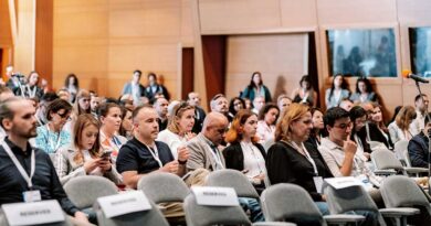 Menschen bei SOSORT-Jahreskongress im kroatischen Dubrovnik