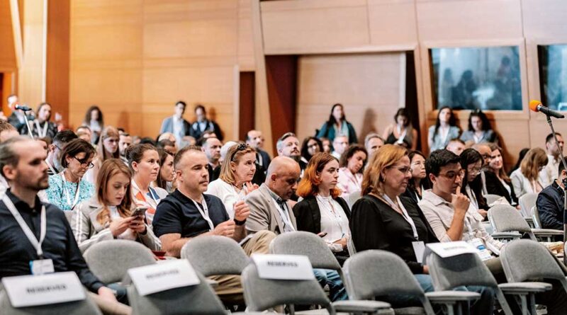Menschen bei SOSORT-Jahreskongress im kroatischen Dubrovnik