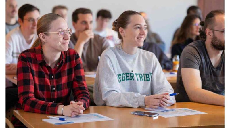 Praxisnahe Einblicke erhielten die Meisterschüler bei der Fortbildung im St. Josef-Stift.