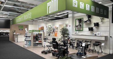 150 qm Fläche nimmt die Shop-in-Shop-­Filiale von Rahm in Düren ein – inklusive Werkstatt, Gangana­lyse-Räumen und komplett geschlossener Beratungskabinen.