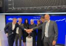 Ottobock-Chefetage mit Frankfurter Börsenglocke