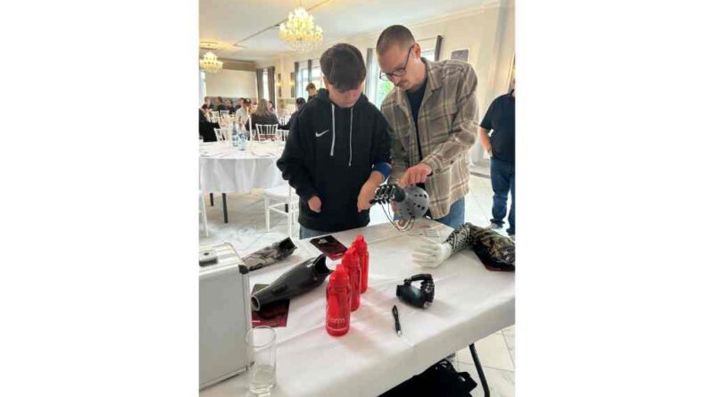 Beim Dysmelie-Treffen konnten aktuelle Versorgungsmöglichkeiten begutachtet werden.