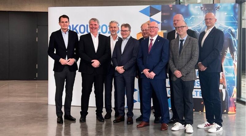 Vertreter der Technischen Orthopädie im Austausch mit den Kongresspräsidenten des DKOU zum Tag der Technischen Orthopädie (v. l.): Univ-Prof. Dr. Ulrich Stöckle (DGOU), Prof. Dr. Frank Braatz (VTO), Georg Blome (BIV-OT), Dr. Hartmut Stinus, Michael Schäfer (ISPO Deutschland), Stefan Middeldorf (DKOU), Prof. Dr. Christoph H. Lohmann (DKOU), Tino Sprekelmeyer (ISPO Deutschland), Alf Reuter (BIV-OT).