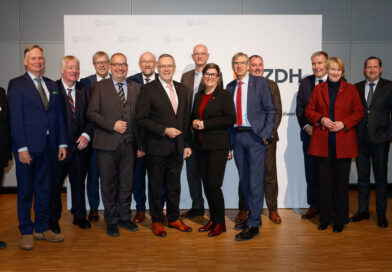 BIV-OT-Präsident Alf Reuter (8. v. l.) gehört ab sofort zum Kreis der 22 Präsidiumsmitglieder im Zentralverband des Deutschen Handwerks.