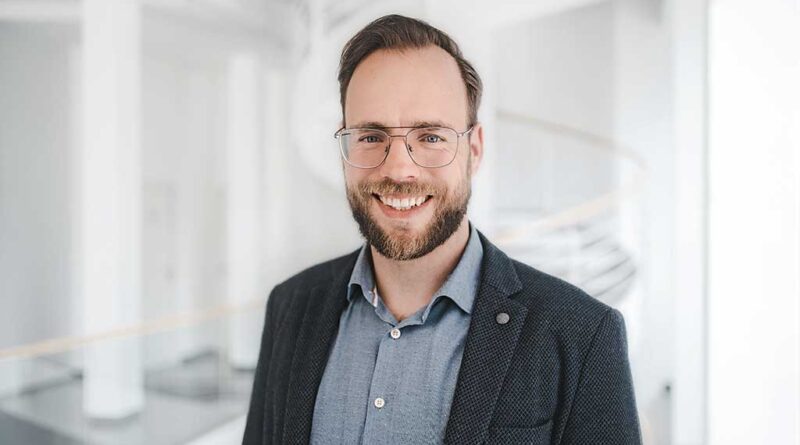 Julius Lehmann leitet die Abteilung „Veranlasste Leistungen“ der Kassenärztlichen Bundesvereinigung (KBV), die Teil des Dezernats Ärztliche und Veranlasste Leistungen ist.