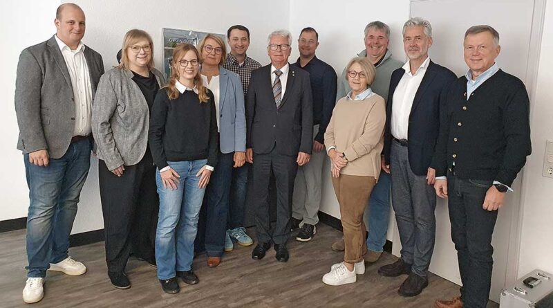 In Dortmund kamen die Mitglieder des Programmkomitees zur finalen Sitzung zusammen (v. l.): Dipl.-Ing. (FH) Merkur Alimusaj, ­ Sahra Iking, Melina Kovac, Antje Feldmann, OTM/OSM Michael Volkery, Dipl.-OTM Thomas Münch, Dipl.-OTM Lars Jäger, Dr. Doris Maier, Prof. Frank Braatz, Georg Blome und Prof. Bernhard Greitemann.