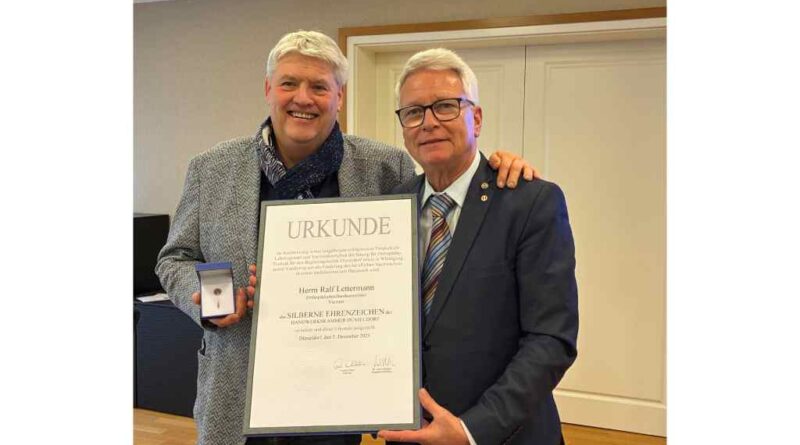 Ralf Lettermann (l.) kümmert sich seit mehr als einem Jahrzehnt um den Berufsnachwuchs in der Düsseldorfer Innung.