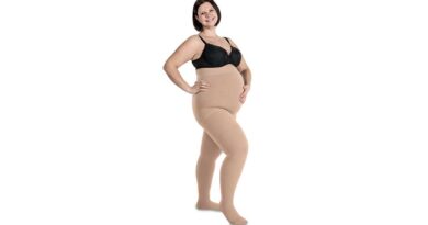 Für den Alltag sind Strumpf­hosen laut ­Fabian ­Straßer oft angenehmer als Strümpfe, da sie in keiner ­Situation rutschen und den Bauch „einpacken“.