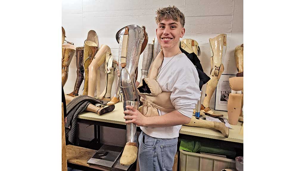 Im historischen Museum erhielten die Schüler Einblicke in die Entwicklung des Handwerks von seinen Anfängen bis zur modernen Versorgung. Foto: Schulze Frenking