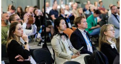 Die Fachbesucher des Weltkongresses können sich auch 2026 auf spannende Vorträge freuen, unter anderem zum Thema Osseointegration.