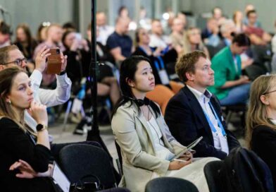 Die Fachbesucher des Weltkongresses können sich auch 2026 auf spannende Vorträge freuen, unter anderem zum Thema Osseointegration.