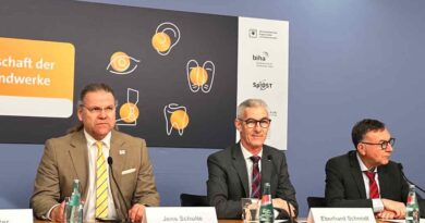 Jens Schulte (links) bei der PK der AG GHW