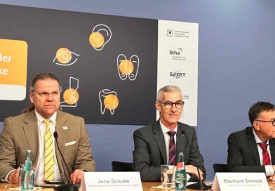 Jens Schulte (links) bei der PK der AG GHW