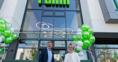 Rahm eröff­net Tech­no­lo­gie- und Innovationscenter