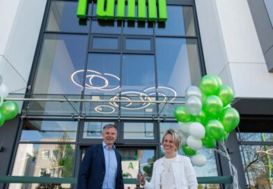 Rahm eröff­net Tech­no­lo­gie- und Innovationscenter