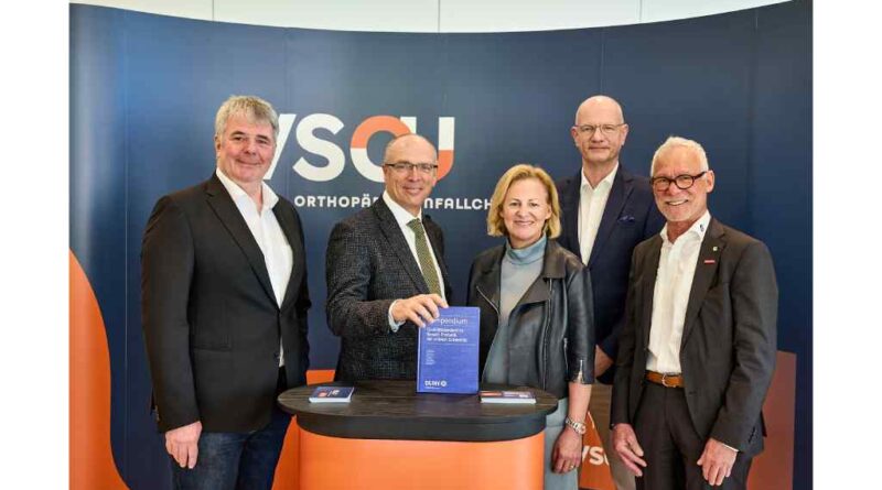 Austausch auf Augenhöhe zwischen Prof. Frank Braatz, den VSOU-Kongresspräsidenten Prof. Markus Arand und Prof. Catharina Chiari sowie BIV-OT-Präsident Alf Reuter und Matthias Bauche, Mitglied im Vorstand des BIV-OT.