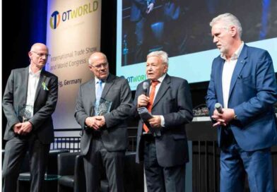 Auf der OTWorld 2022 wurde Heinrich Heß (2. v. r.) ebenso wie BIV-OT-Ehrenpräsident Klaus Jürgen Lotz (r.) im Beisein des DGIHV-Vorsitzenden Wolfram Mittelmeier (l.) und BIV-OT-Präsident Alf Reuter mit dem René-Baumgartner-Preis der DGIHV ausgezeichnet.