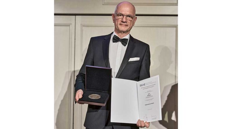 Alf Reuter, Präsident des BIV-OT, wurde am 19. Oktober 2026 von der DGOOC mit der Georg-Hohmann-Plakette für seine besonderen Verdienste um die deutsche Orthopädie ausgezeichnet.