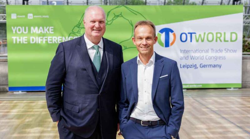 Prof. Dr. Christoph Lohmann (l.) und OTM Thomas Mitzenheim übernehmen die Kongresspräsidentschaft der OTWorld 2028.