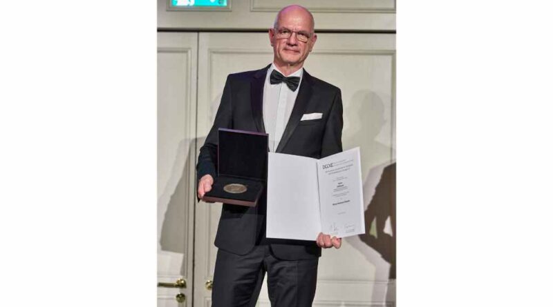 Alf Reuter, Präsident des BIV-OT, wurde am 19. Oktober 2026 von der DGOOC mit der Georg-Hohmann-Plakette für seine besonderen Verdienste um die deutsche Orthopädie ausgezeichnet.